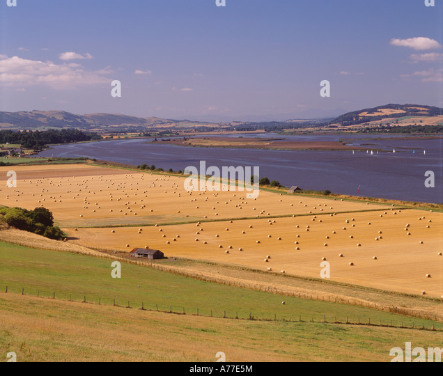 round-straw-bales-in-fields-overlooking-