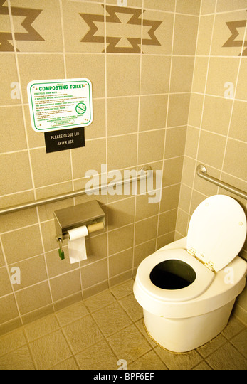a-composting-toilet-arizona-usa-bpf6ef.j