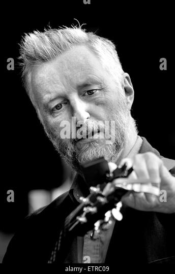 billy-bragg-singer-and-left-wing-campaig