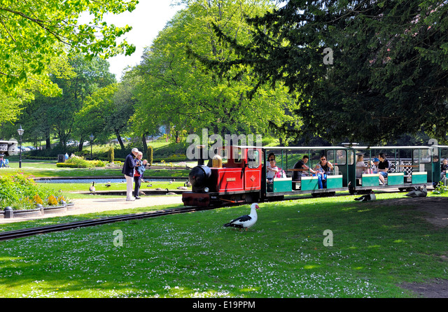 buxton-pavilion-gardens-miniature-train-