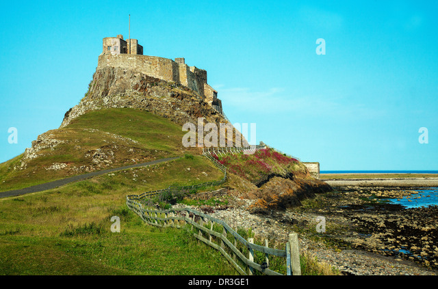 lindisfarne-castle-northumbria-dr3ge1.jp