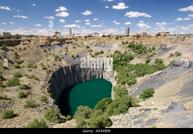 The-Big-Hole-in-Kimberley-in-South-Afric