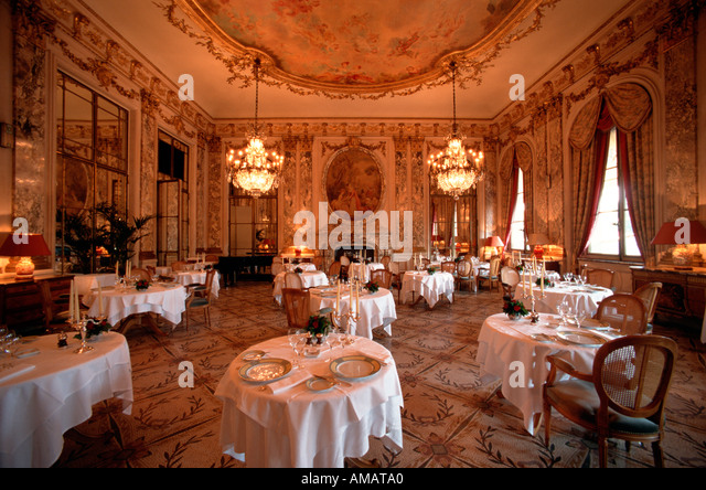 the-restaurant-le-meurice-is-a-frormal-g