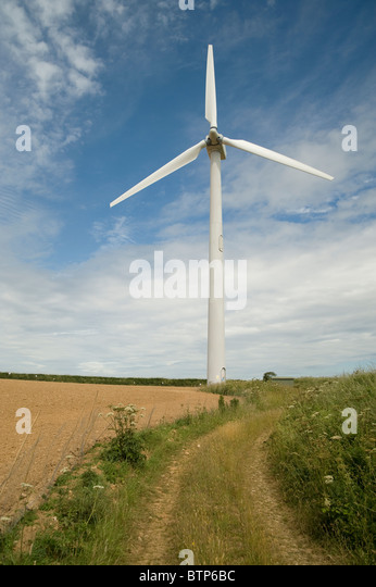 wind-turbine-cornwall-uk-btp6bc.jpg