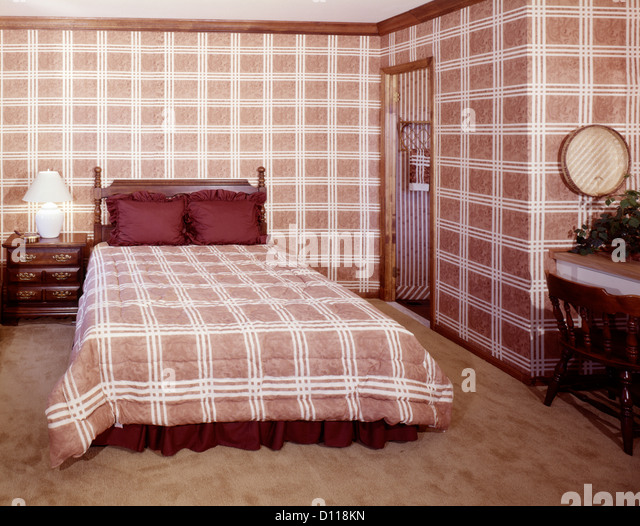 1970s-interior-bedroom-matching-wallpape