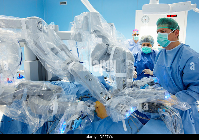 operating-room-prostate-cancer-robotic-s