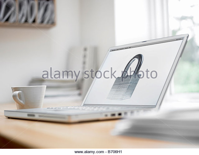 padlock-picture-on-laptop-screen-b706h1.