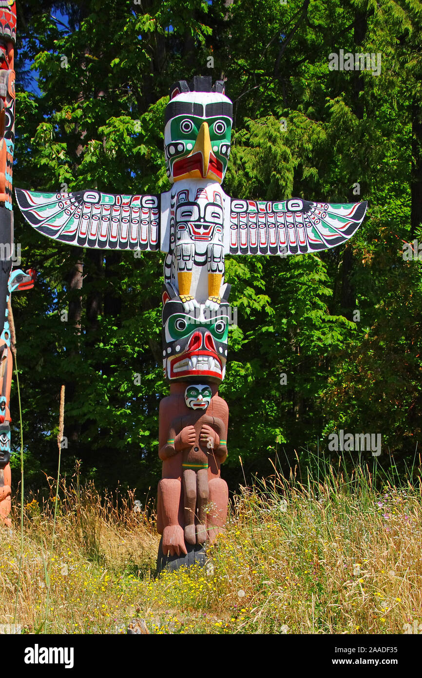 Totem / Marterpfahl in Vancouver Stock Photo - Alamy