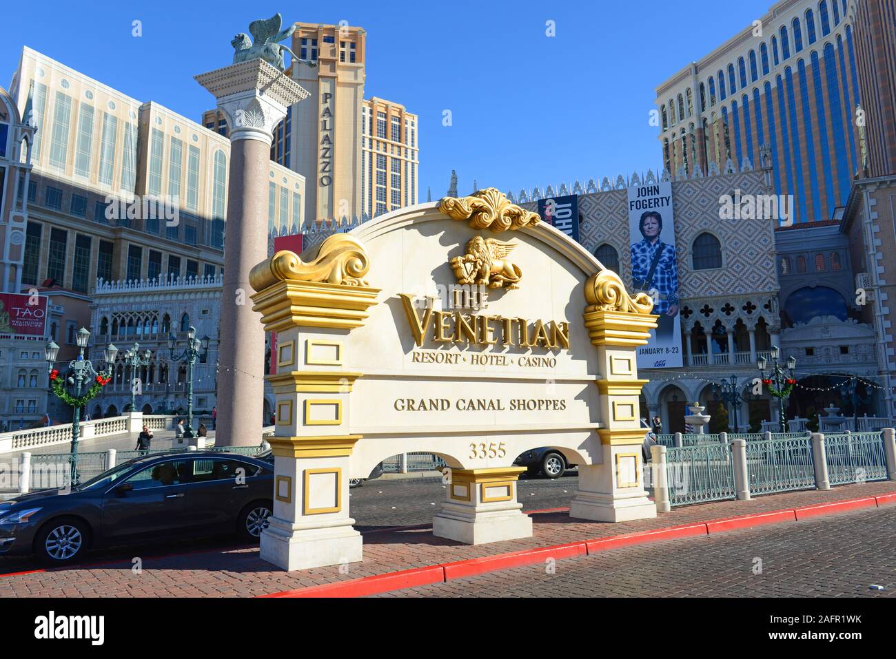 Entrance of The Venetian Resort on Las Vegas Strip in Las Vegas, Nevada,  USA. The Venetian resort complex is the second largest hotel in the world  Stock Photo - Alamy