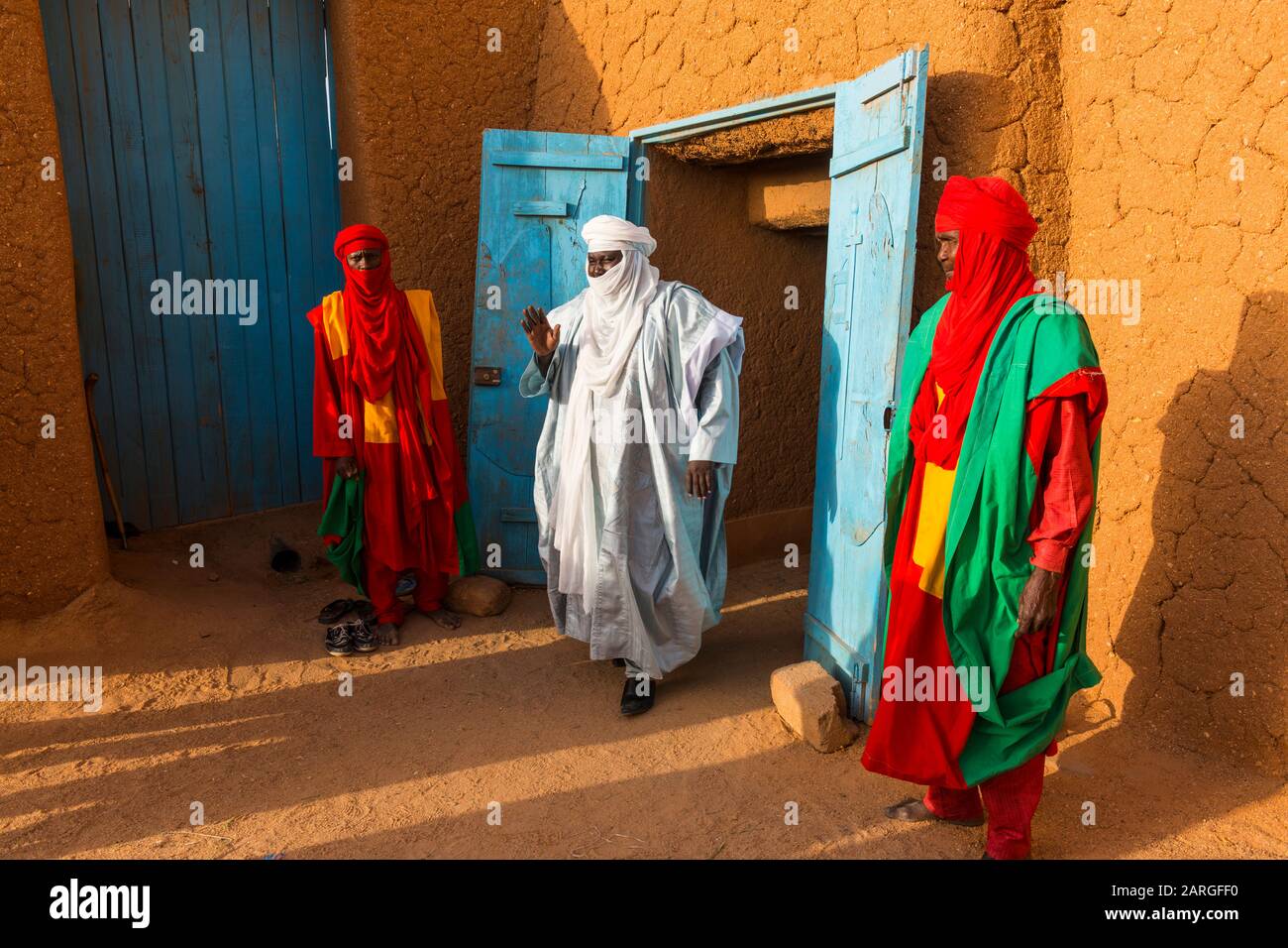 Sultan of Agadez with his bodyguards, UNESCO World Heritage Site ...