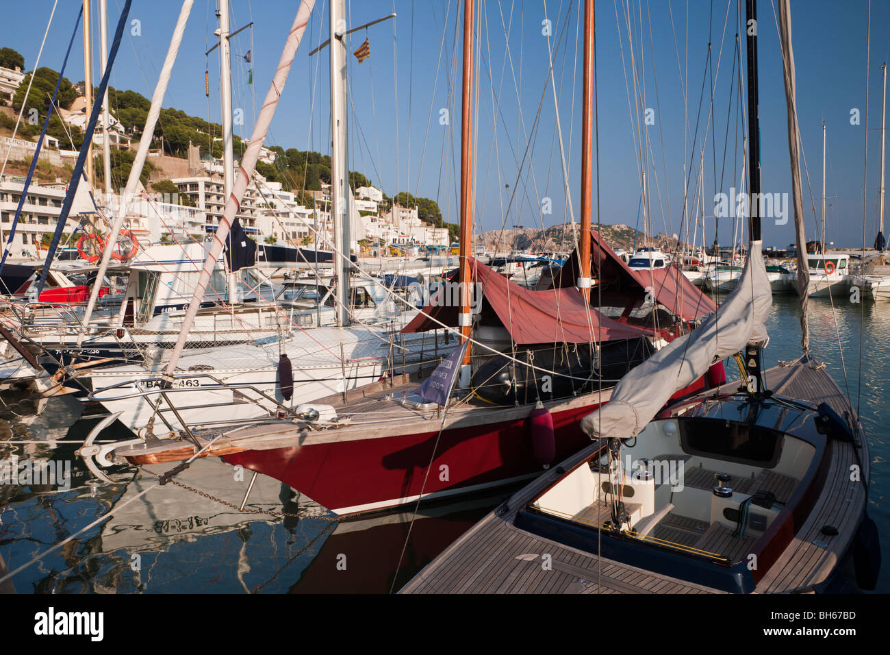Port of Estartit, Costa Brava, Catalonia, Spain Stock Photo - Alamy