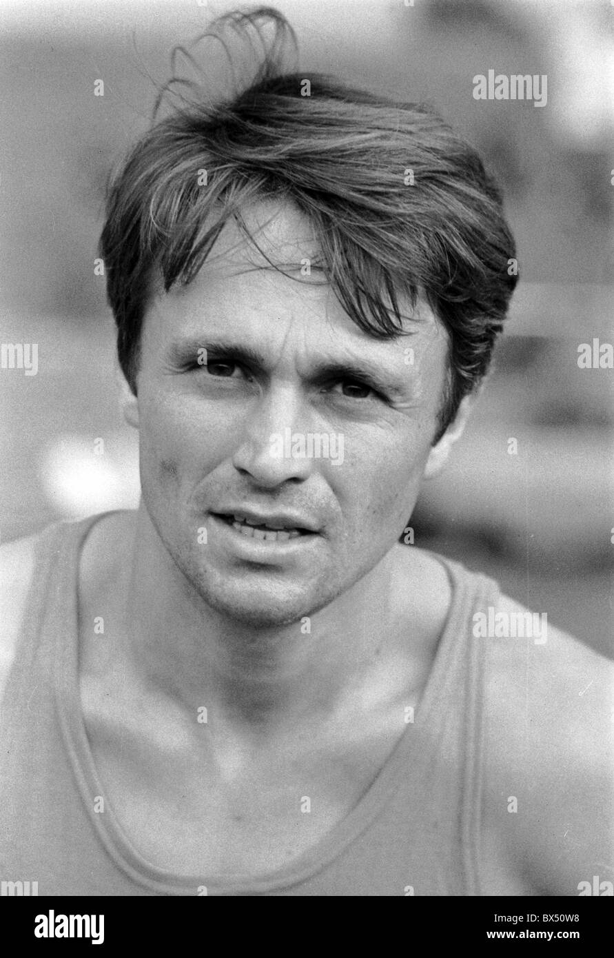 Runner Josef Odlozil, husband of Czechoslovak gymnastic legend Vera ...