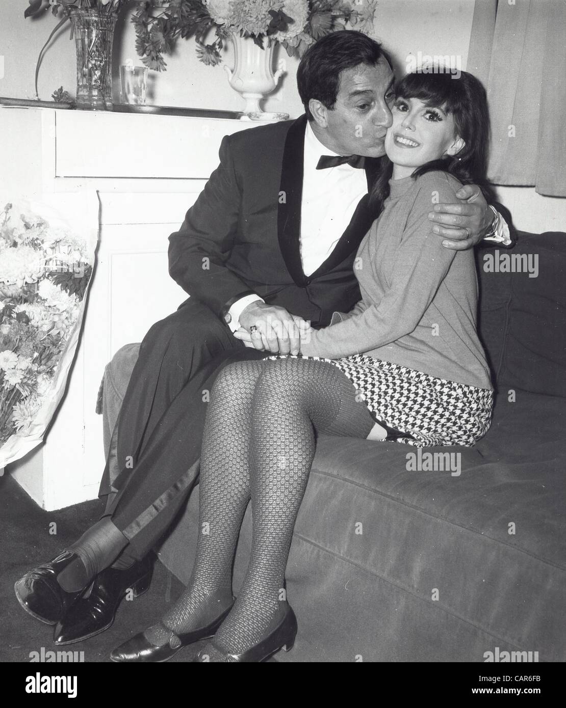 Danny Thomas With Marlo Thomas In Her Dressing Room For Barefoot In The Park At The Piccadilly