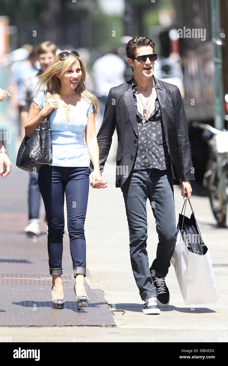 Janes Addiction Frontman Perry Farrell And His Wife Etty Lau Farrell Go Shopping In New York 