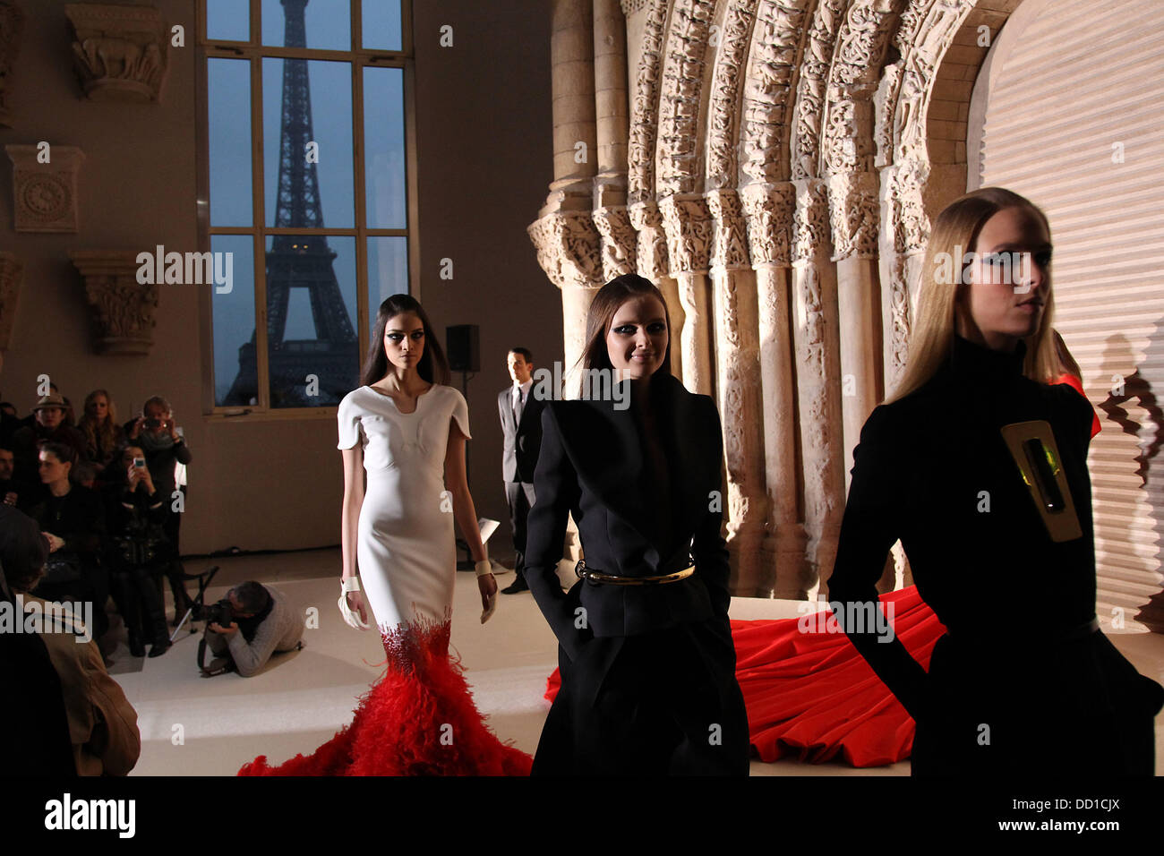 Stéphane Rolland , Paris Fashion Week Haute-Couture Spring/Summer 2012 ...