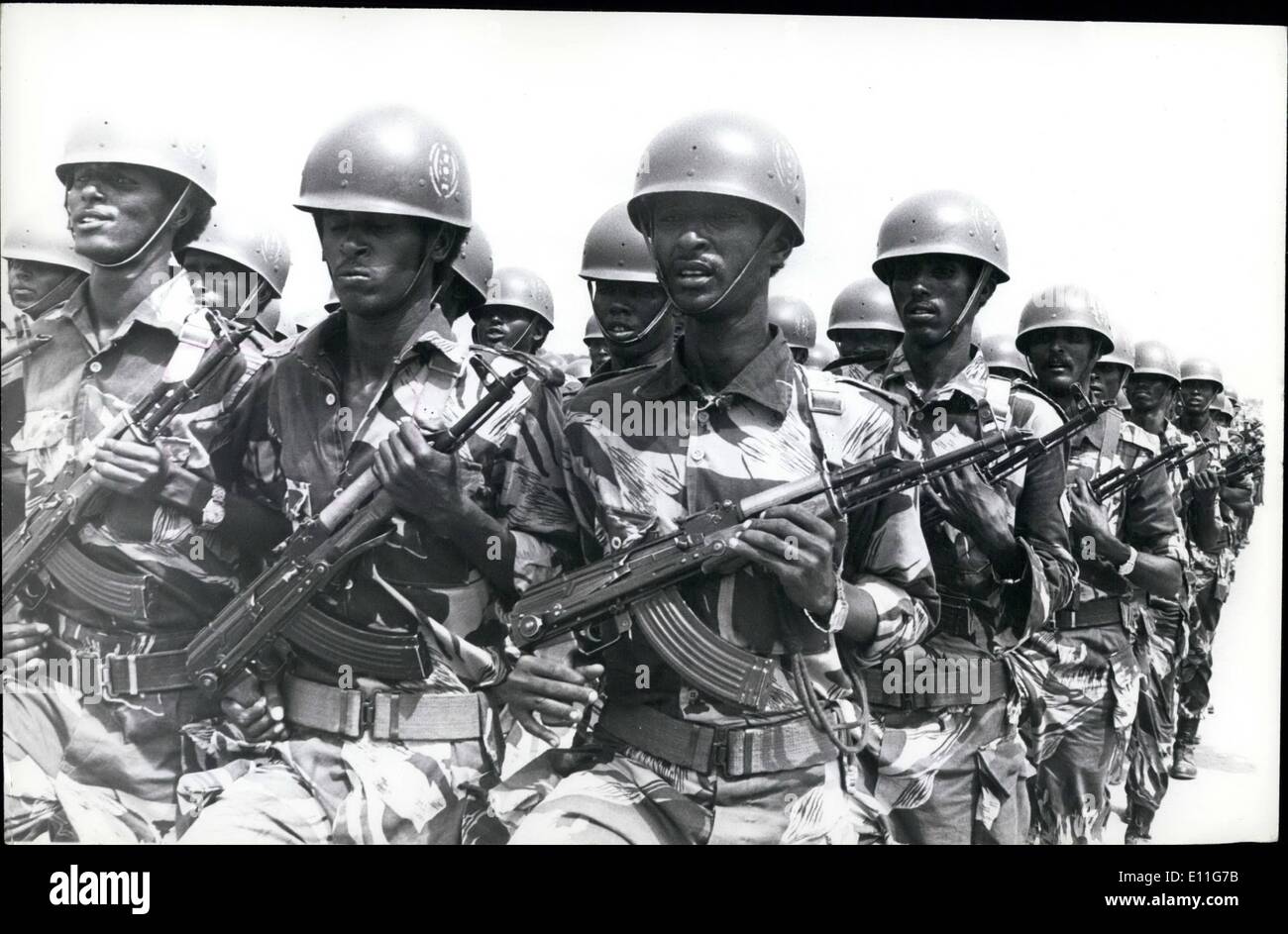 Nov. 11, 1977 - Mogadiscio Somalia: A crack Somali Army soldiers armed ...