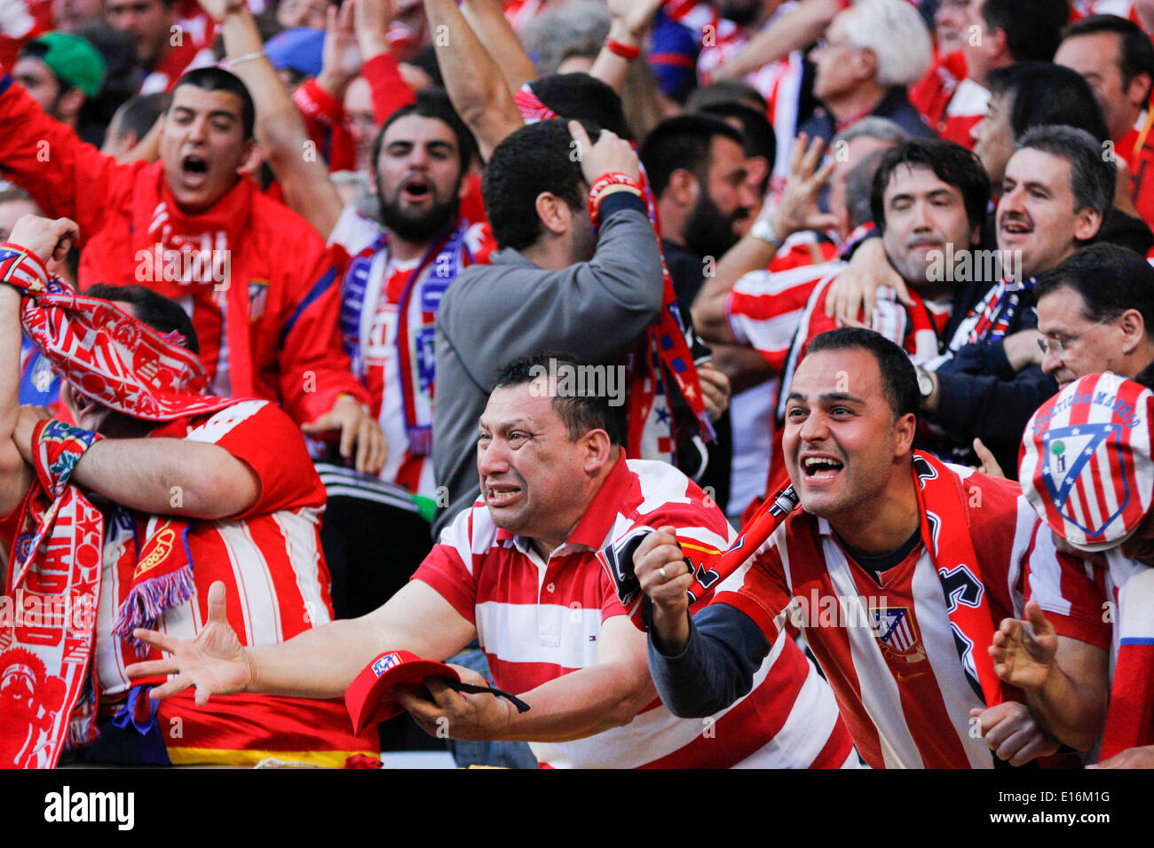 Atlético de Madrid supporters celebrates a Atlético de Madrid goal ...
