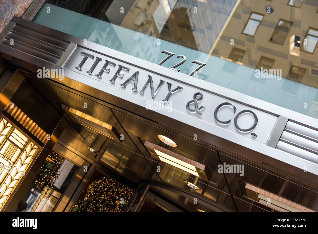 Tiffany and Co, jewelry store, Fifth Avenue, Manhattan, New York, USA