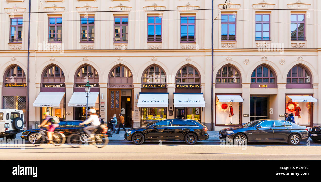 Shop window, fashion store Gucci, exclusive shopping street,  Maximilianstraße, old town, Lehel, Munich, Upper Bavaria, Bavaria Stock  Photo - Alamy