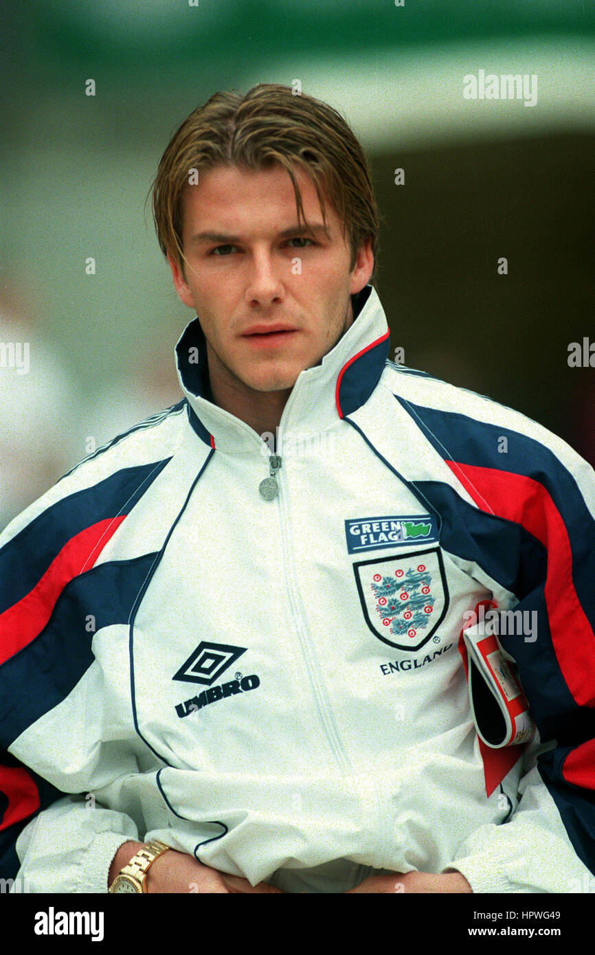 DAVID BECKHAM ENGLAND & MANCHESTER UNITED FC 23 April 1998 Stock Photo ...
