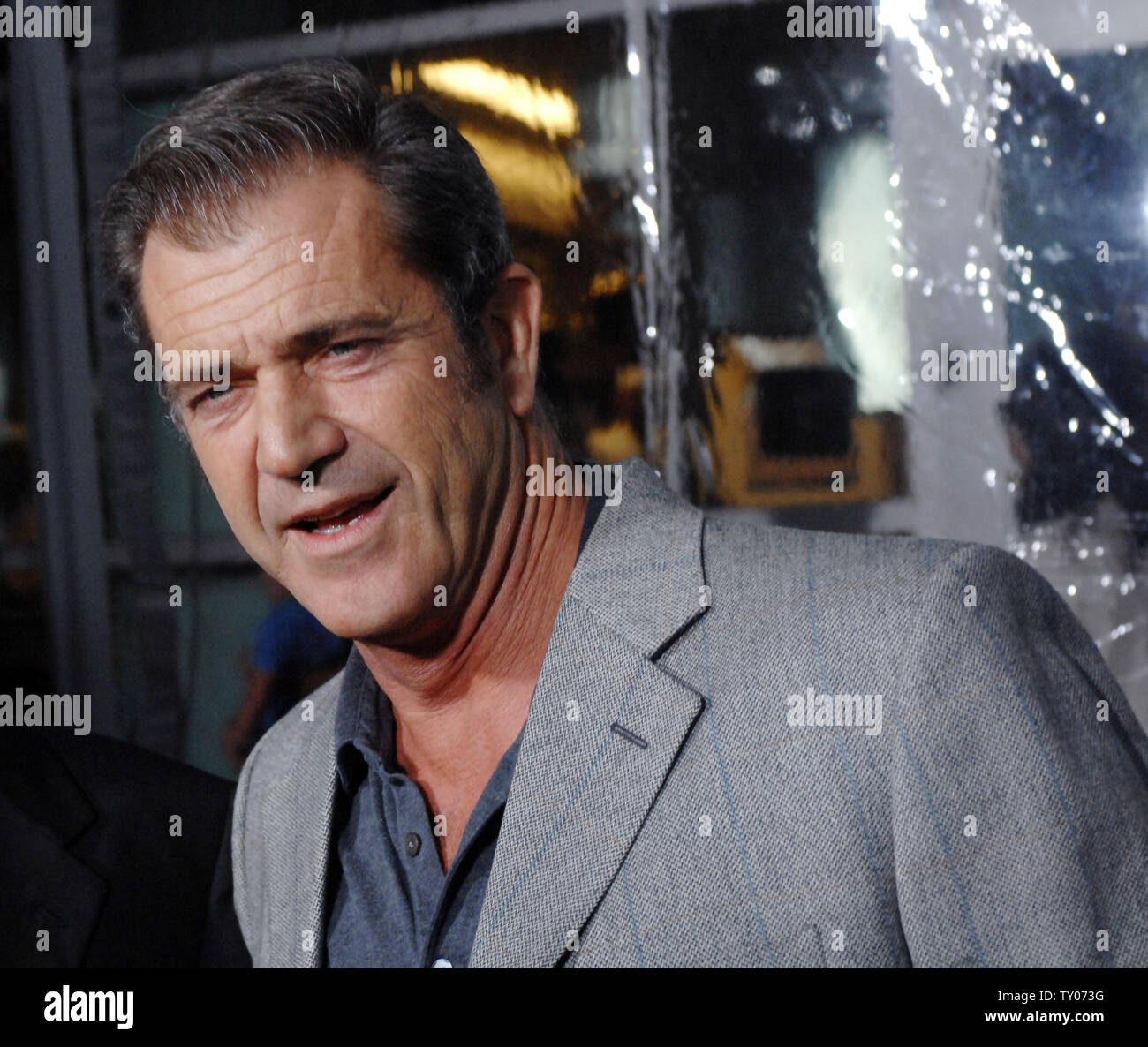Actor Mel Gibson attends the premiere of the motion picture crime ...
