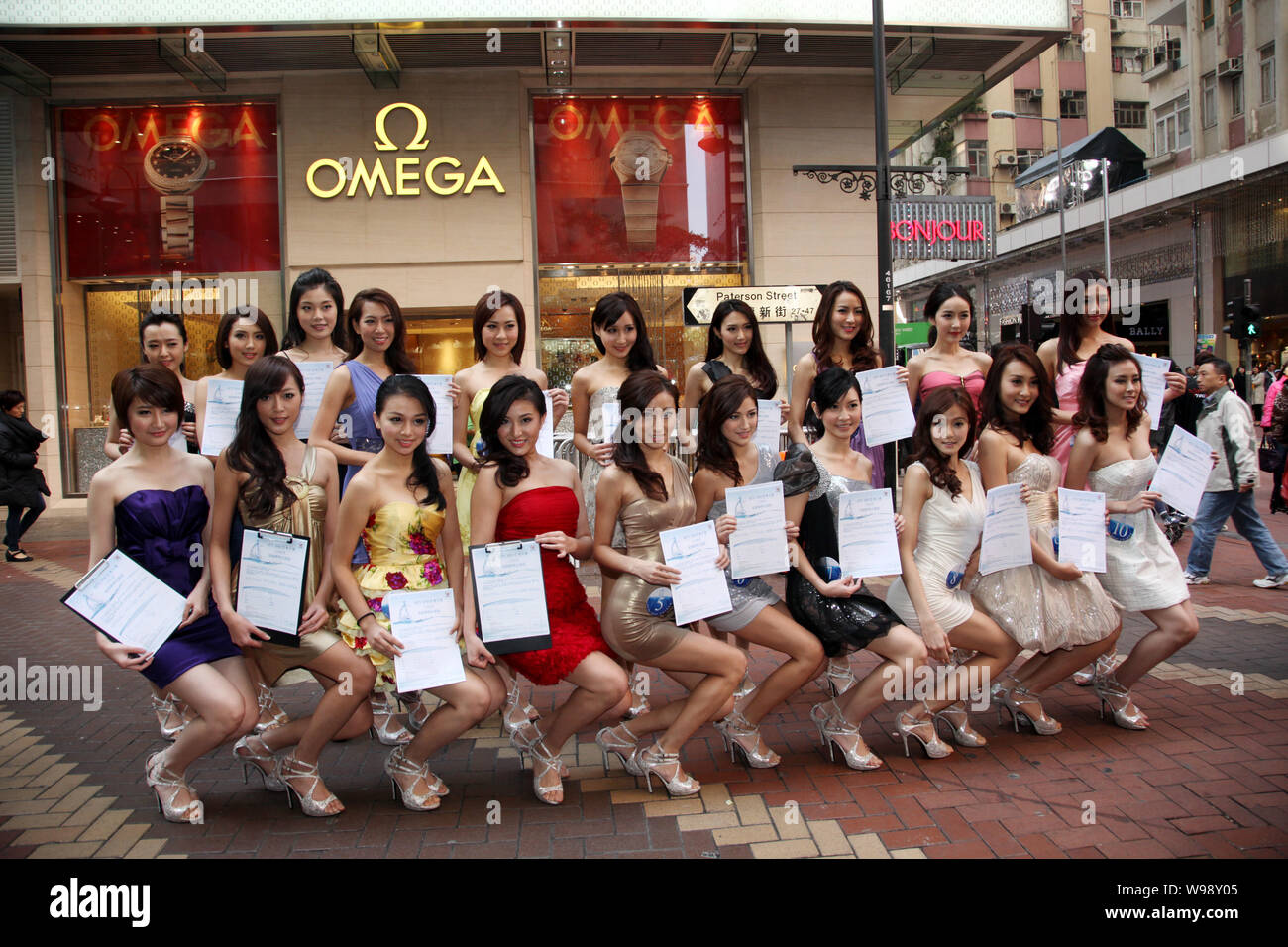 20 Contestants Of The Miss Asia Pageant 2011 Pose During An Event To