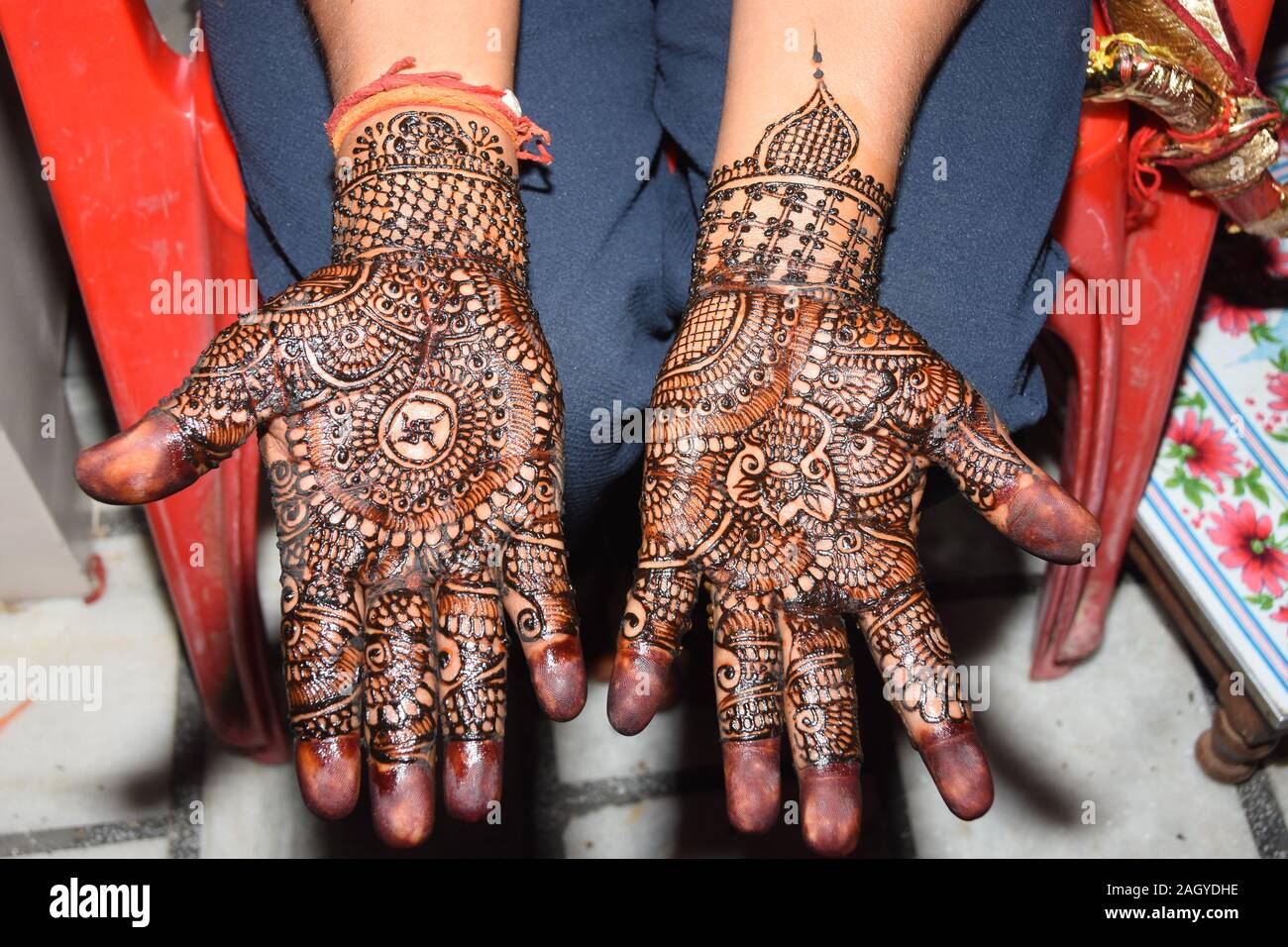 Indian bride to show mehendi design in her hands by the groom Stock ...