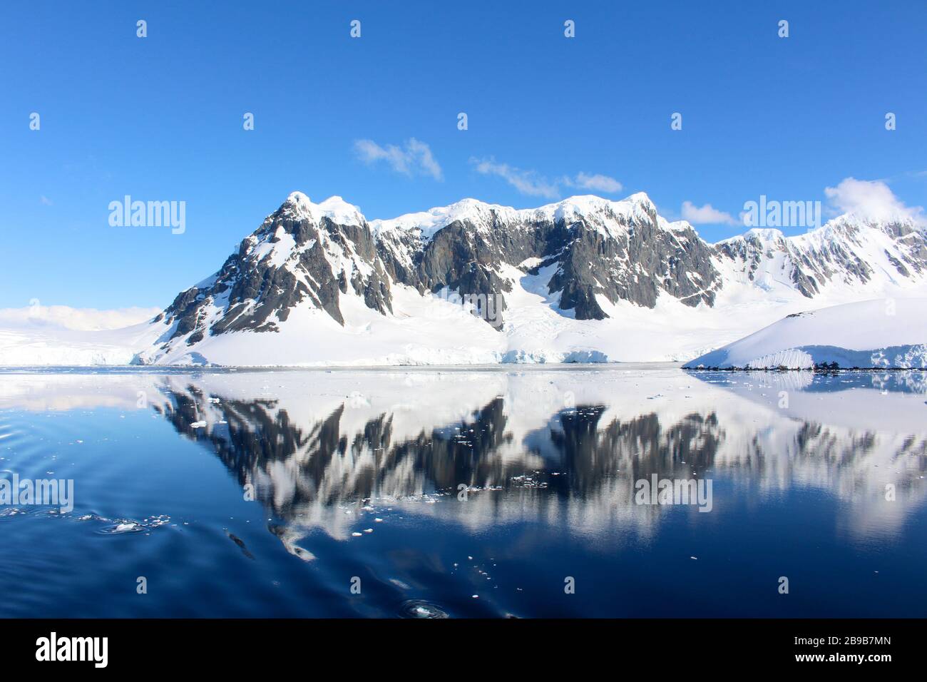 Landscape around the Antarctic Peninsula, Palmer Archipelago ...