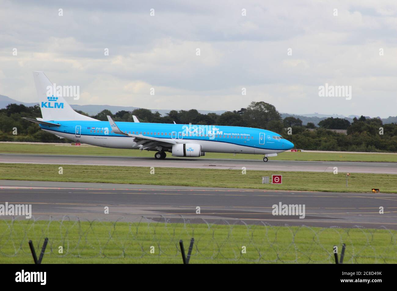 Manchester airport, KLM Royal Dutch Airline Boeing 737-800 Credit ...