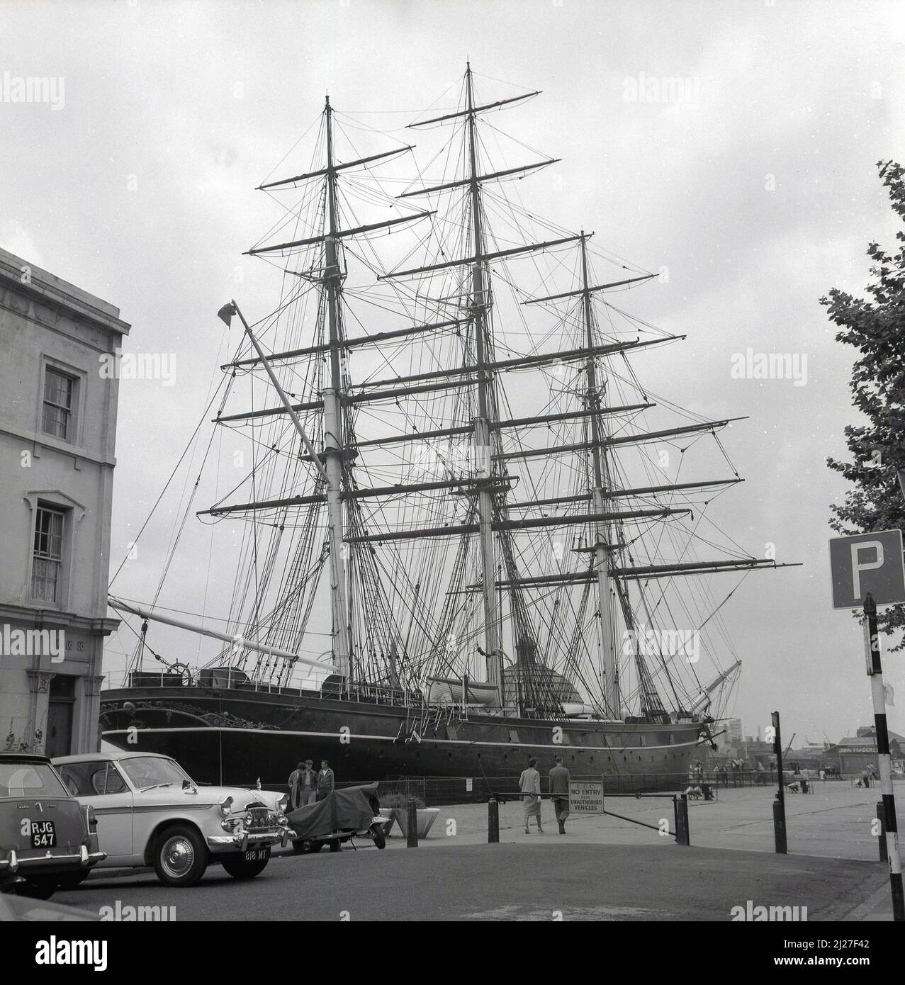 1950s, historical, the Cutty Sark moored at Greenwich, South-East ...