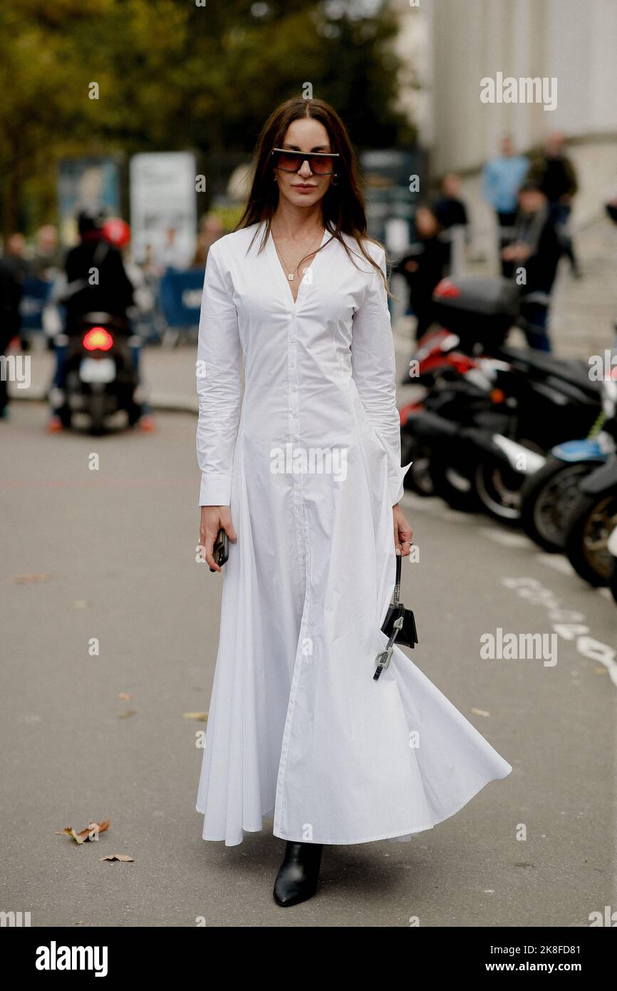 Street style, Ece Sukan arriving at Elie Saab Spring Summer 2023 show ...