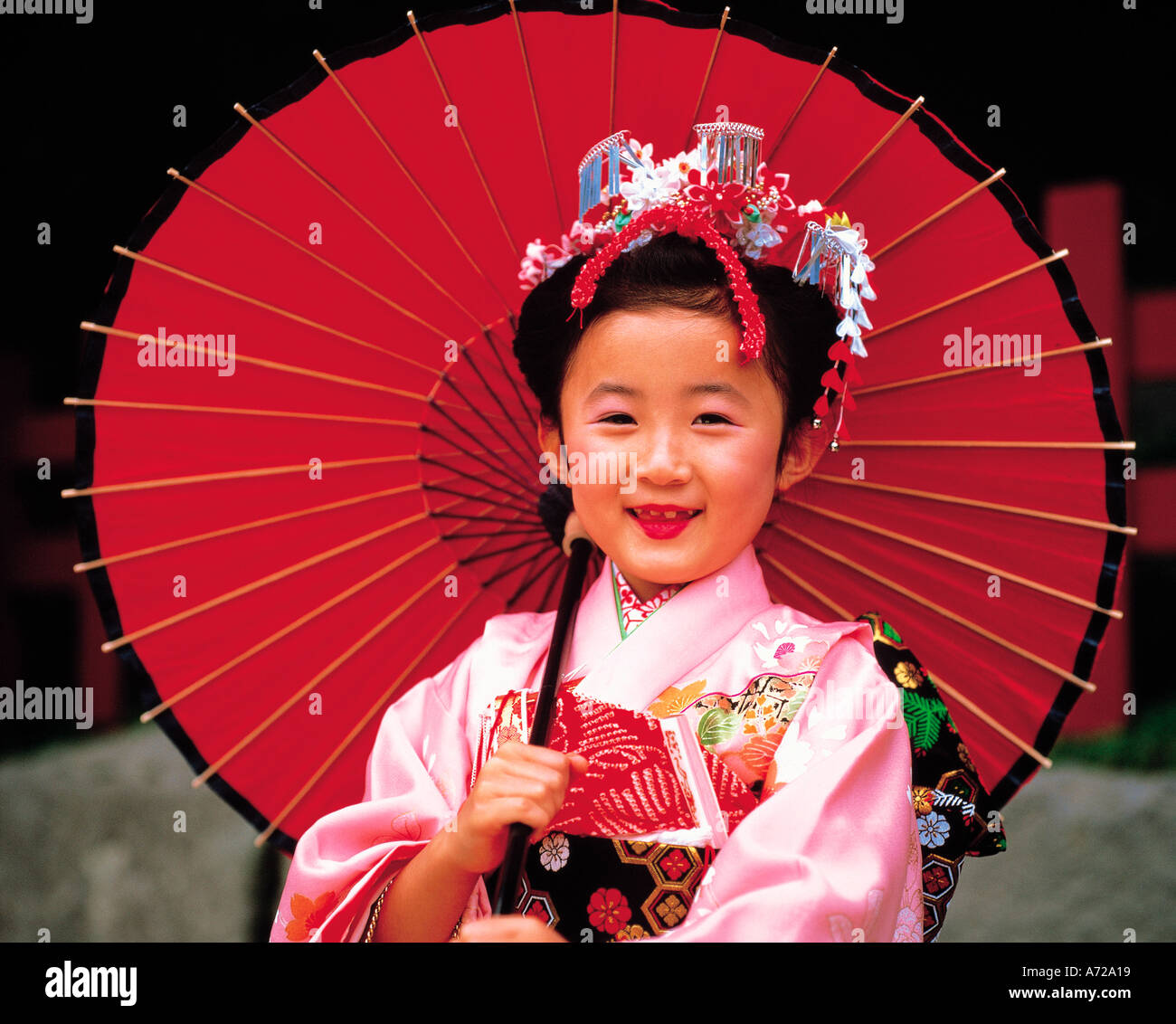 Child in Kimono for Shichigosan Festival for 3 5 7 Year Old girls in ...