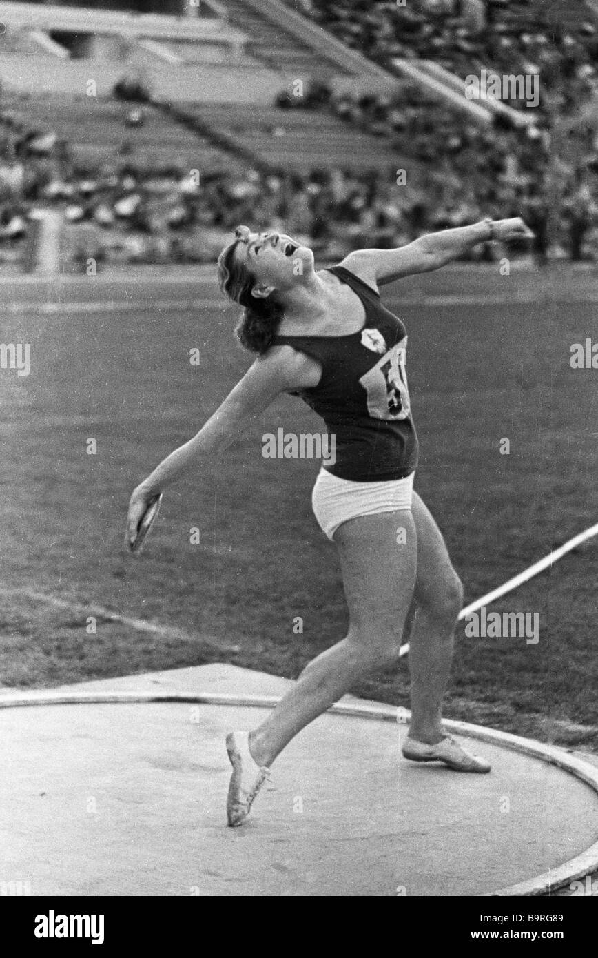 Olympic Games champion in discus throwing Nina Ponomaryova Stock Photo ...