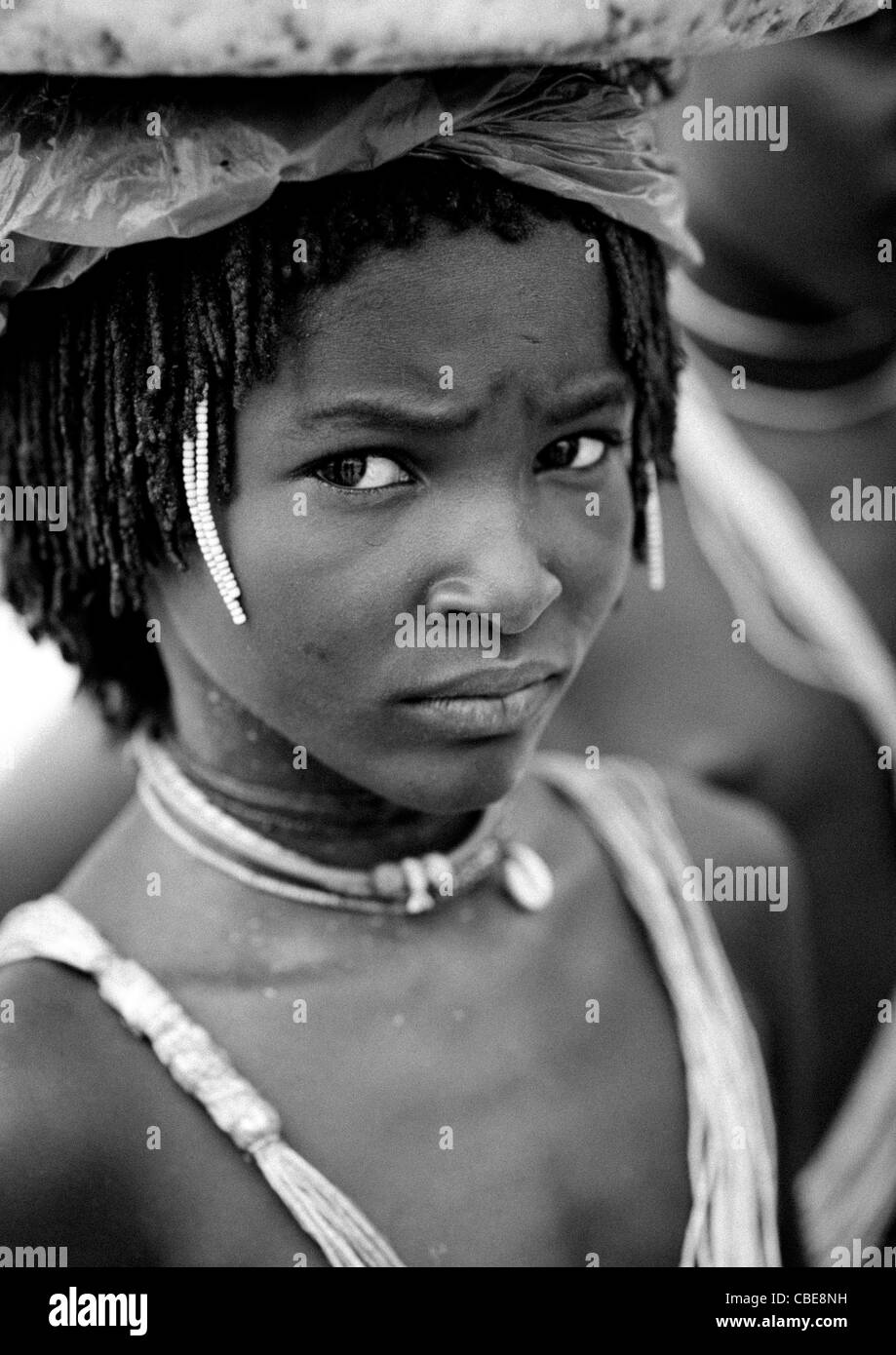 Mukubal Girl, Virie Area, Angola Stock Photo - Alamy