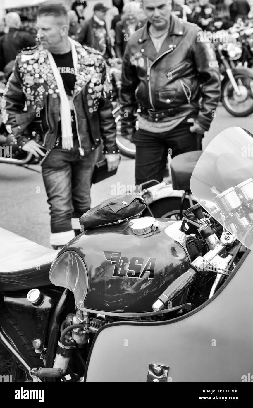 Rockers and British Motorcycles at the Ton up Day, Jacks Hill Cafe ...