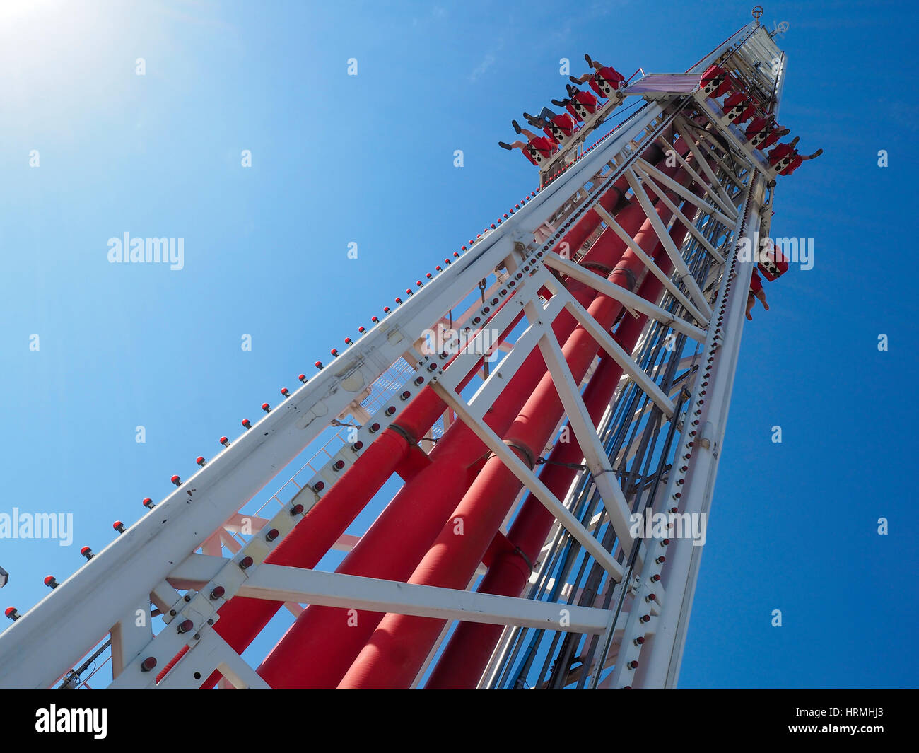 jas verder Geniet Thrill ride "Big Shot" on top of the Las Vegas Stratosphere tower (1149  ft/350m), the tallest freestanding observation tower of the US Stock Photo  - Alamy