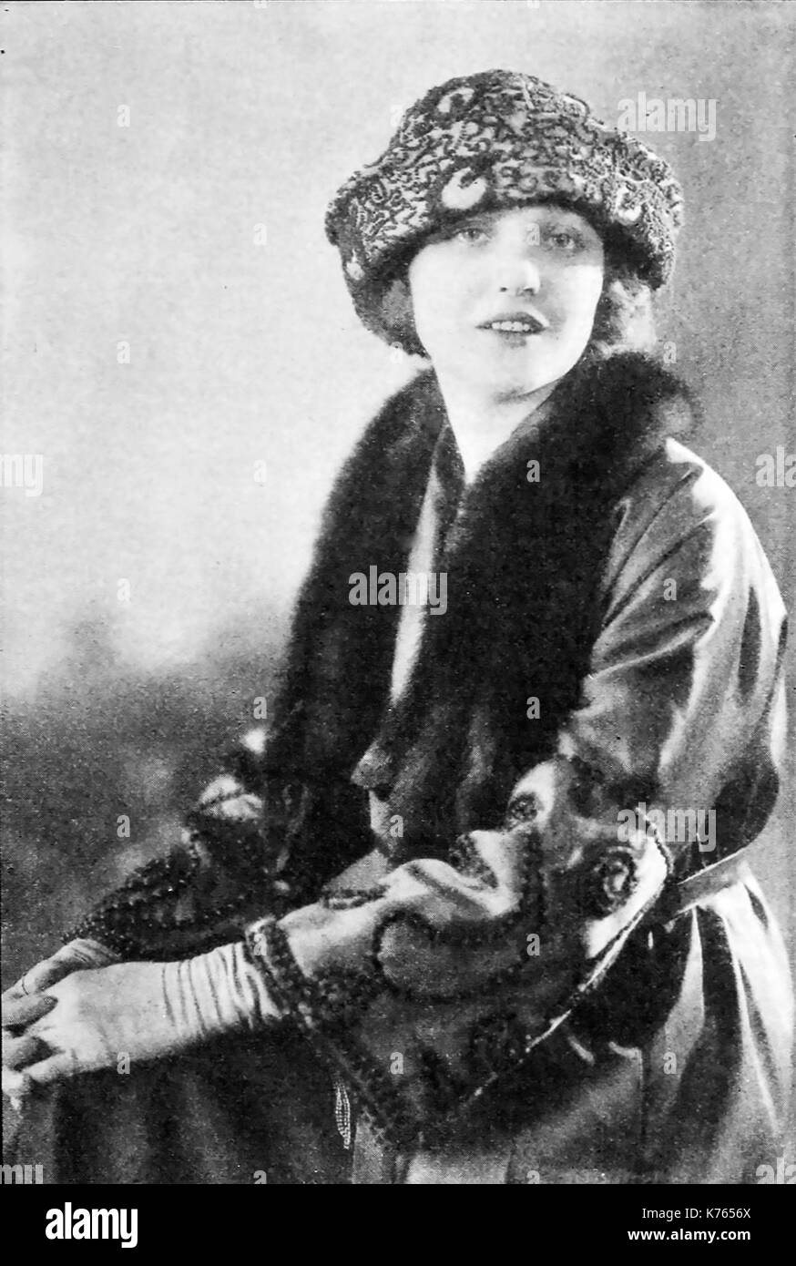 AGNES AYRES (1898-1940) US film actress in 1921 Stock Photo - Alamy