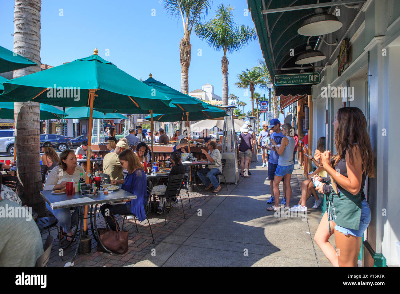 Restaurants and outdoor eating on Main Street Huntington Beach ...