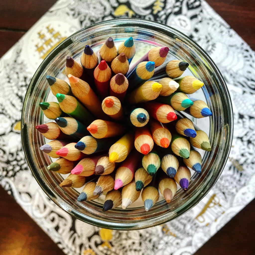 S0TXY0 Colored pencils in a jar