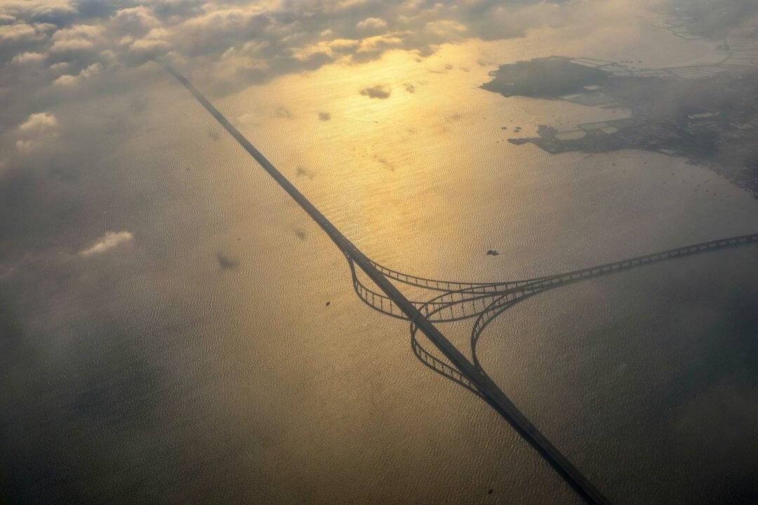 The Jiaozhou Bay Bridge